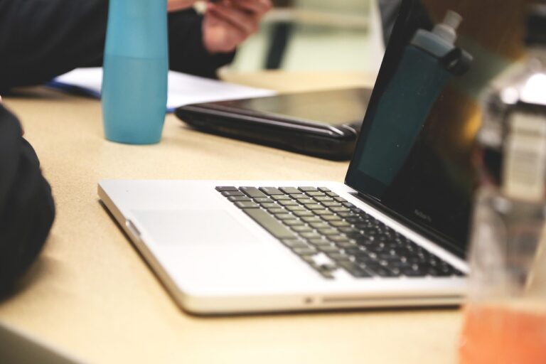 startup, start-up, notebooks, creative, computer, company, laptops, display, silicon valley, modern, home office, office, macbook, laptop, desk, business, technology, working